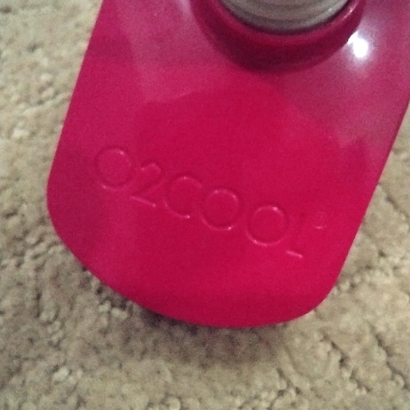 O2COOL Pink 9" Personal Fan Battery Operated with Clamp Clip & Adjustable Neck - Picture 5 of 6